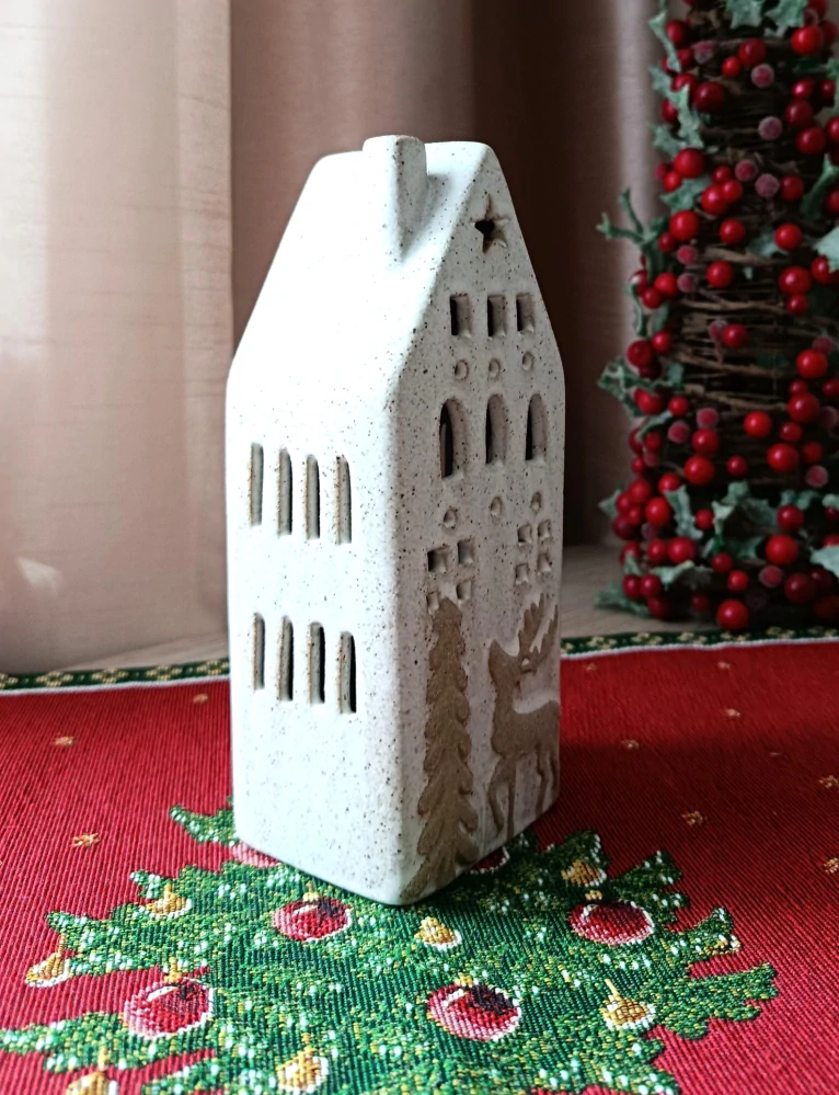 Dekoratívny domček s LED diódou 7x6x19 cm béžový keramický