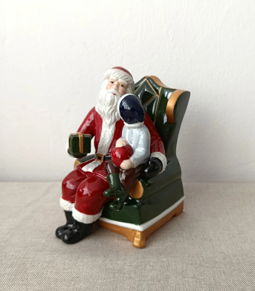Hracia skrinka Santa Claus na kresle Christmas Toys od Villeroy&Boch