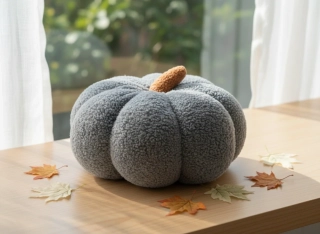 Clayre & Eef Dekoratívny vankúš tekvica Ø 28x18 cm sivý syntetický materiál