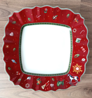 Červený hranatý plytký tanier 28,5 cm Toy's Delight od Villeroy&Boch